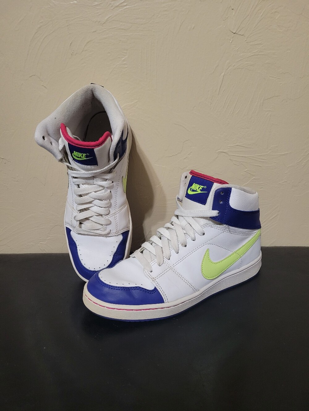 NIKE COURT BOROUGH 2 MID SNEAKER White/Astronomy Blue/Volt Size 7.5